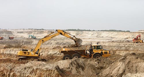 On the construction site of Thach Khe iron ore mine in Ha Tinh (Photo: SGGP)